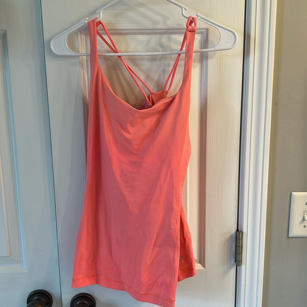 Lululemon cross back tank with built-in sports bra